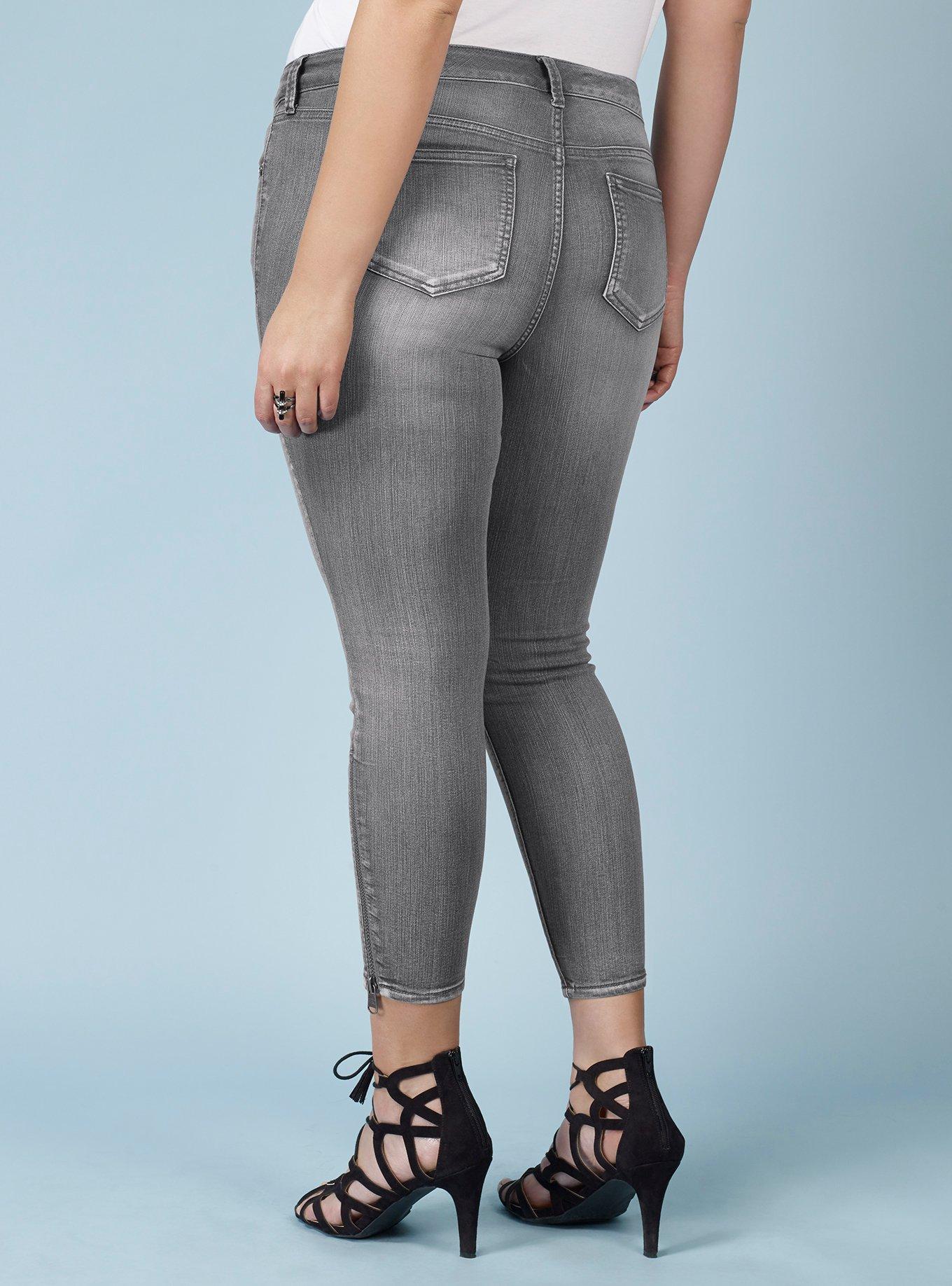 Rebel wilson hot sale skinny jeans