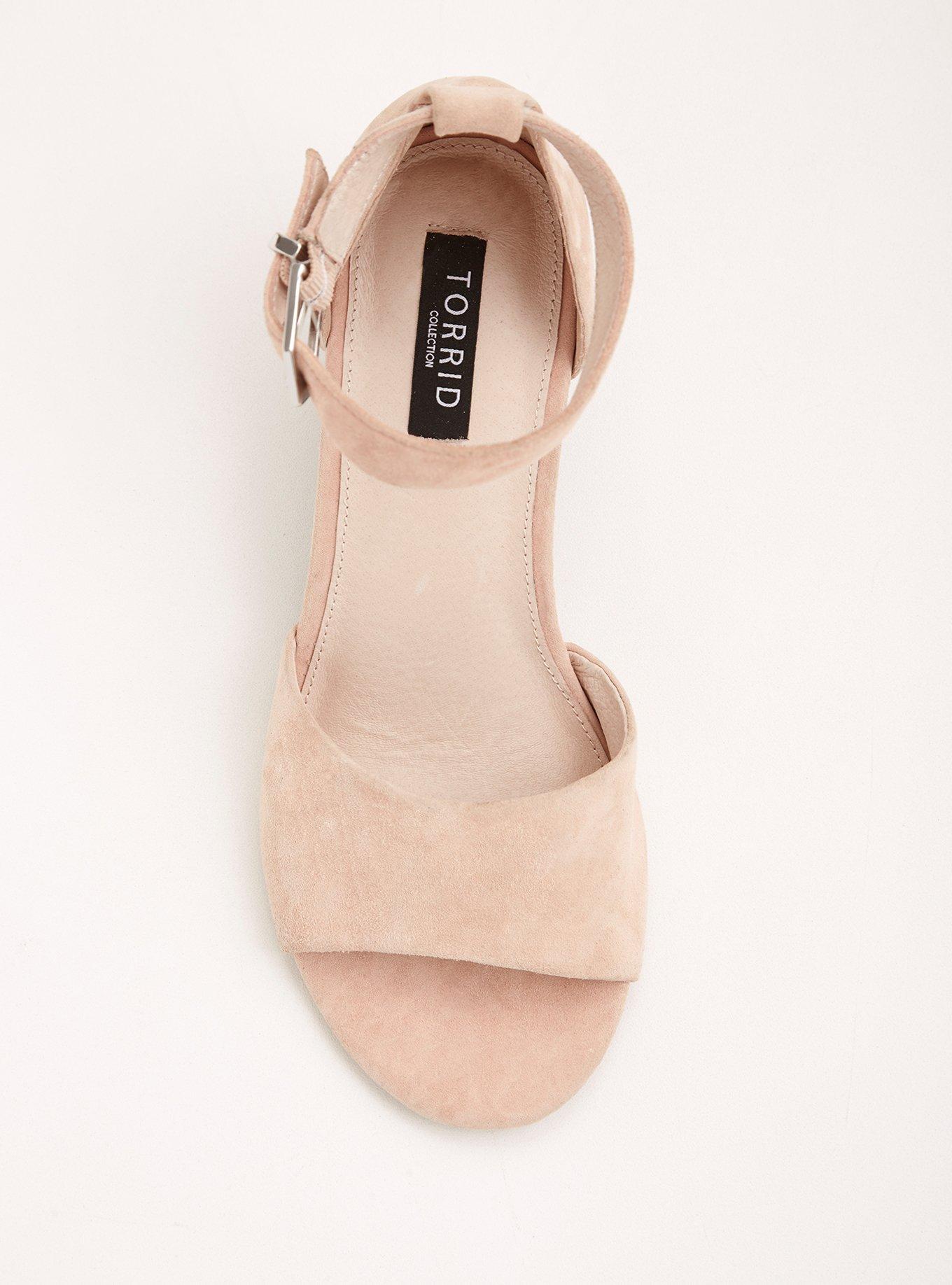 Wide width nude clearance wedges