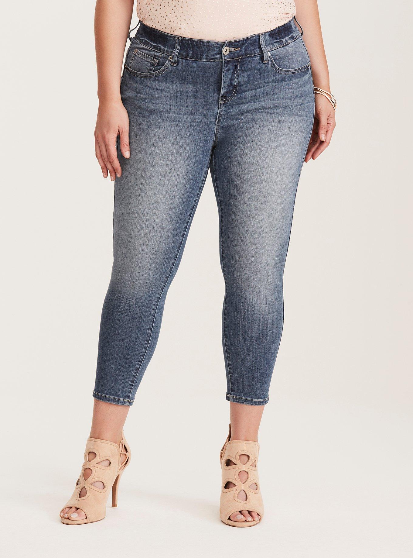 High Rise Fray Hem Straight Cropped Jeans - Chico's