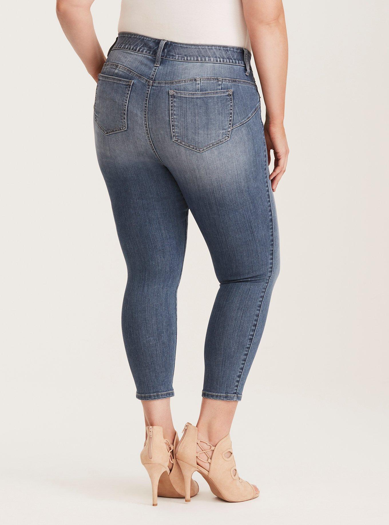 Torrid NWT Bombshell Straight Premium Stretch High-Rise Soho Jean 26R  Distressed 