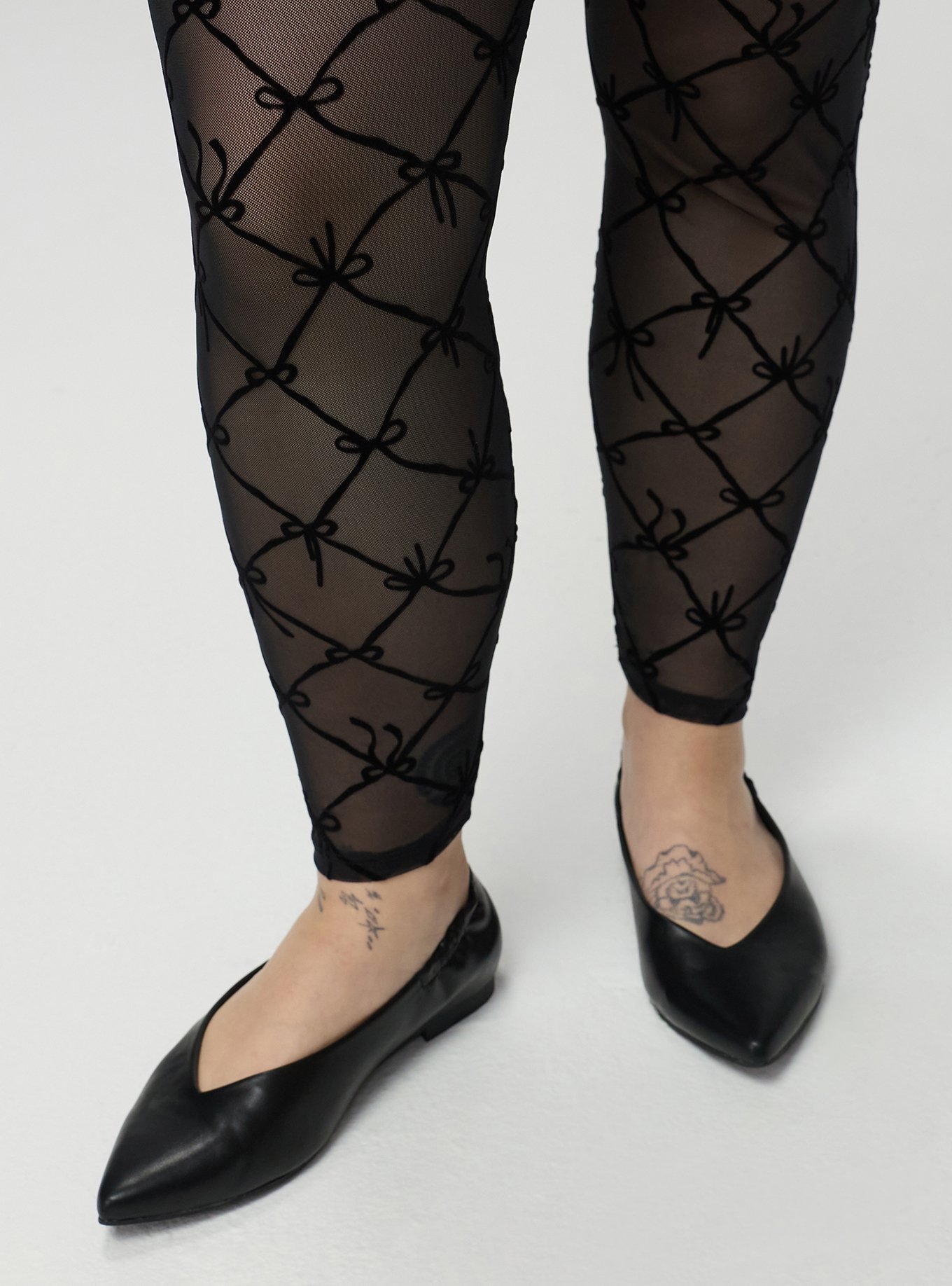 Full-Length Flocked Legging, LOLA BOWS DEEP BLACK/BLACK FLOCKING, alternate