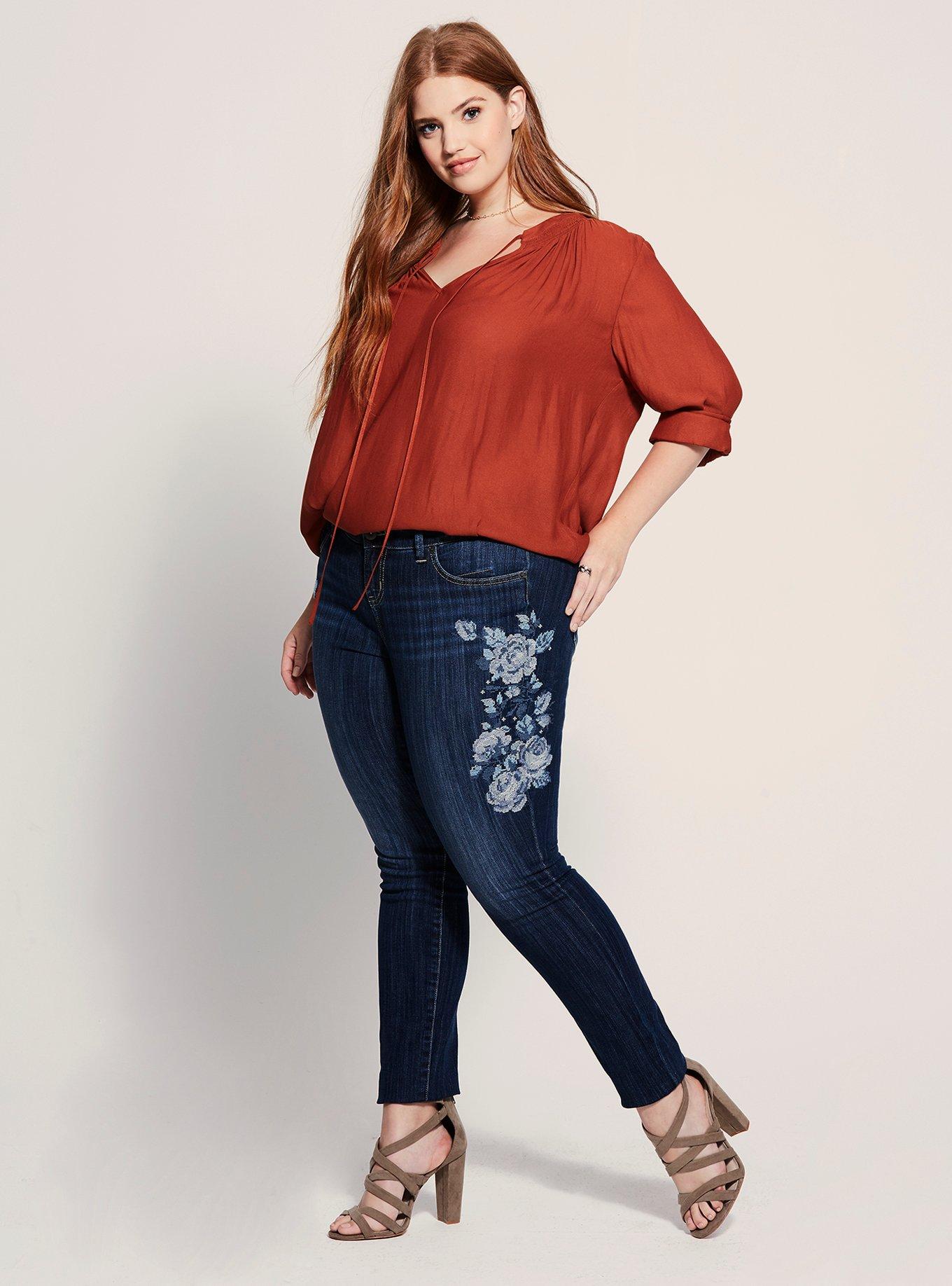 cement Lav Royal familie Plus Size - Floral Embroidered Skinny Jean - Dark Wash - Torrid