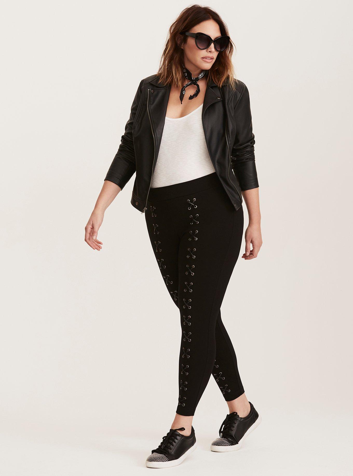 Extrovert Plus Black Eyelet And Lace-Up Detail Leggings – Club L London - UK