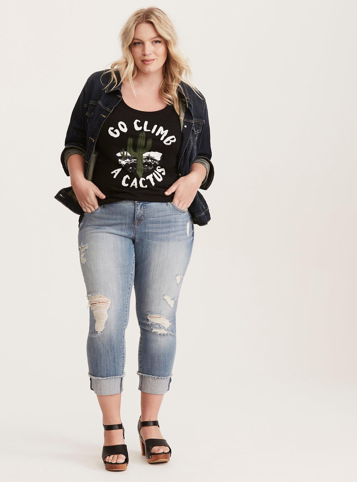 Plus Size Climb a Cactus Scoop Tee, DEEP BLACK, alternate