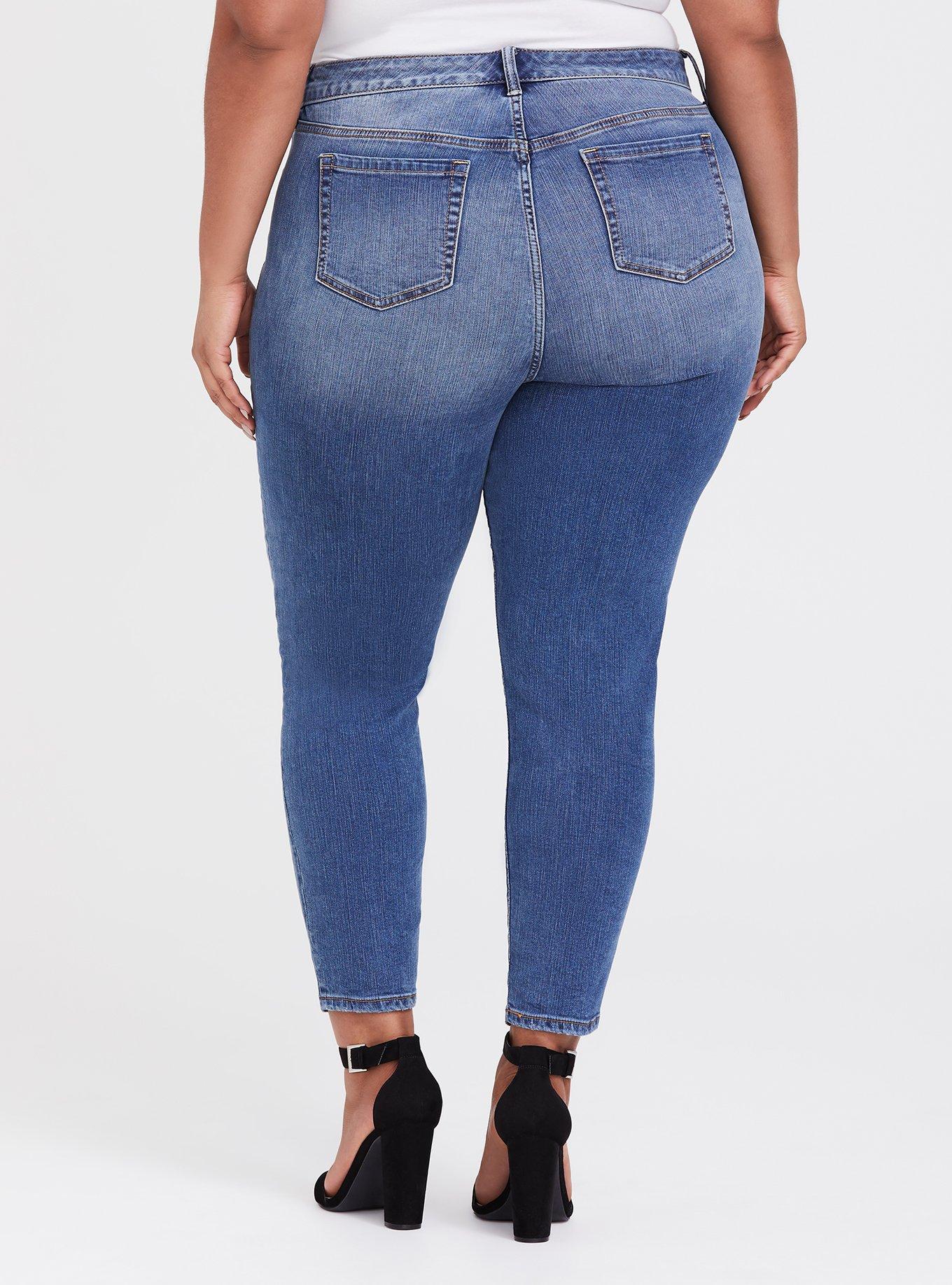 Torrid best sale boyfriend capris