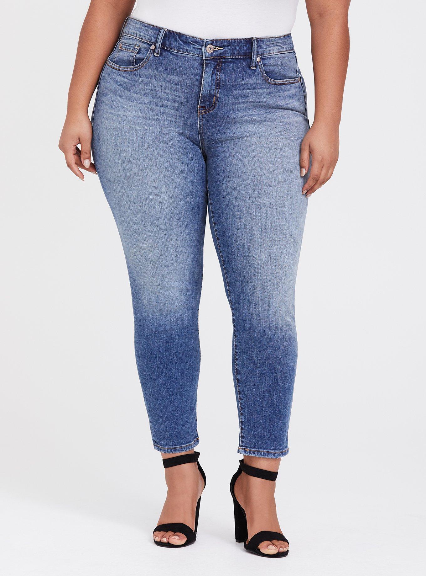 Torrid Solid Blue Jeans Size 20 (Plus) - 64% off