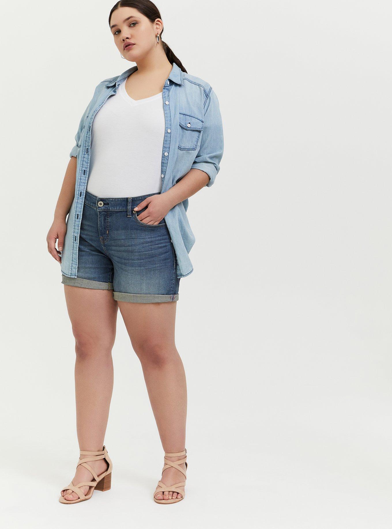 Plus Size Mid Short - Premium Stretch Medium Wash, NEPTUNE, alternate