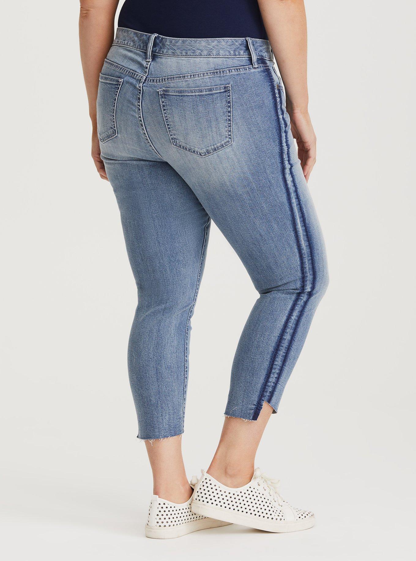 Classic Skinny Jean - Vintage Stretch Light Wash, DAYTONA, alternate