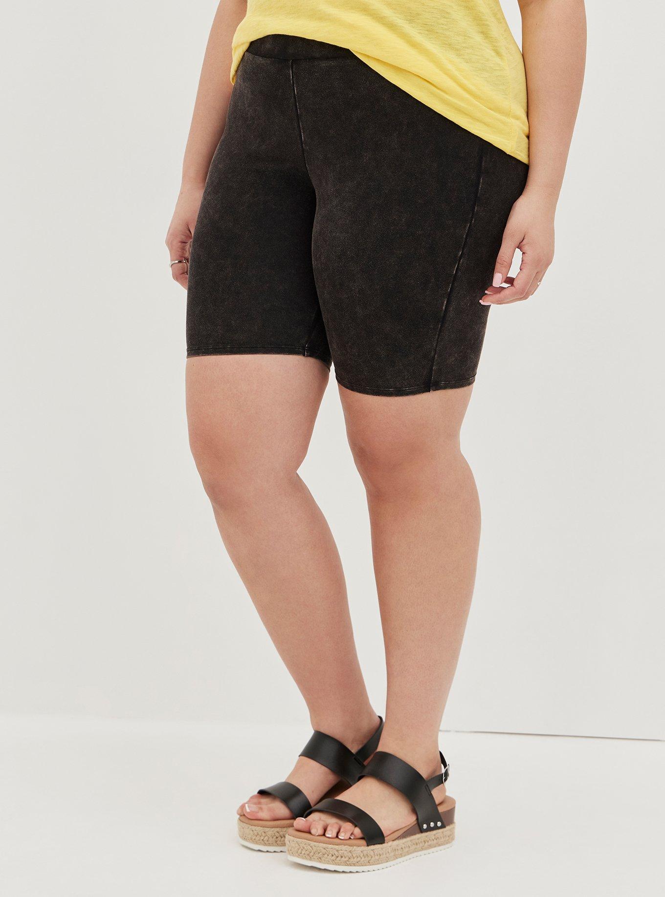 Plus Size 9 Inch Signature Waist Bike Short, BLACK WASH, alternate