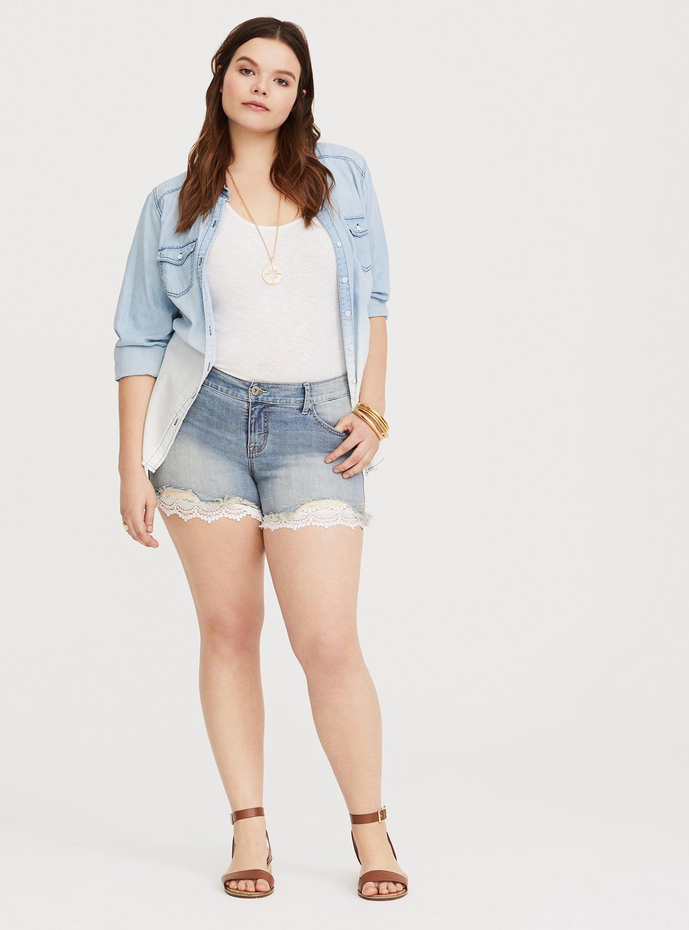 Skinny Short Short - Vintage Stretch Light Wash With Crochet Trim, RAPIDS, alternate