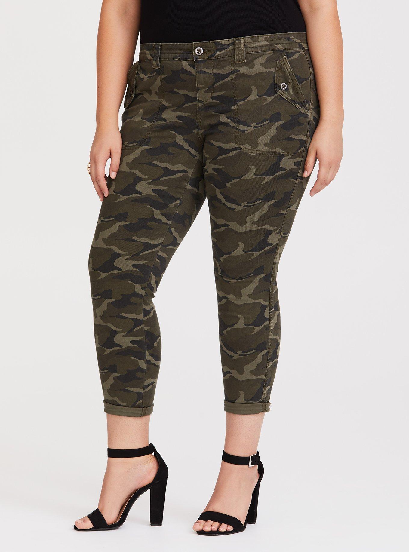 NWT Torrid 2 Camo Breast Cancer (BCA) Crop Leggings; Plus Size 2X 18 20  Pants