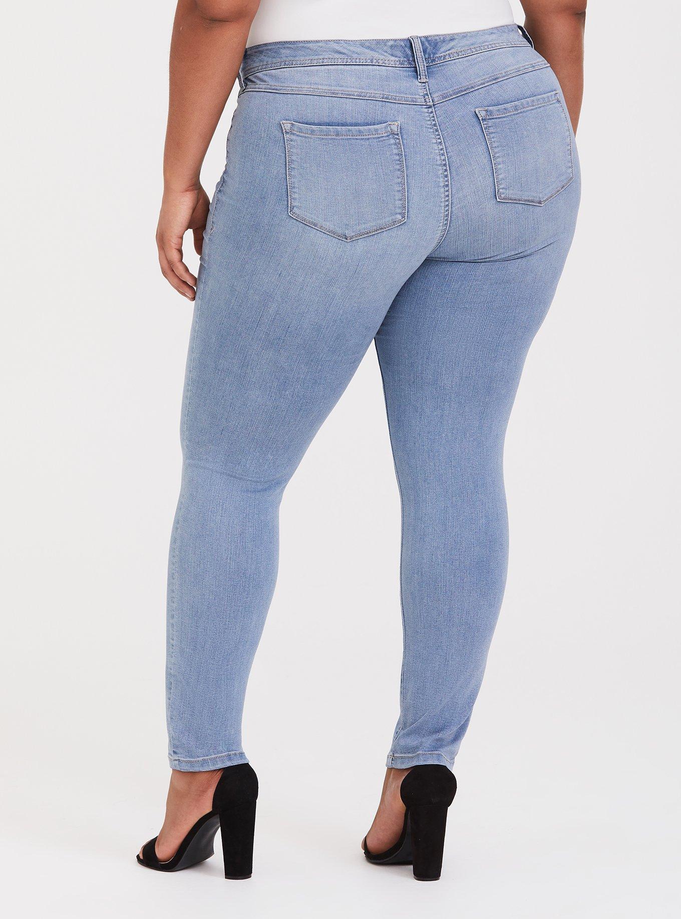 Plus Size Luxe Skinny Jean - Luxe Stretch Light Wash, SLOAN, alternate