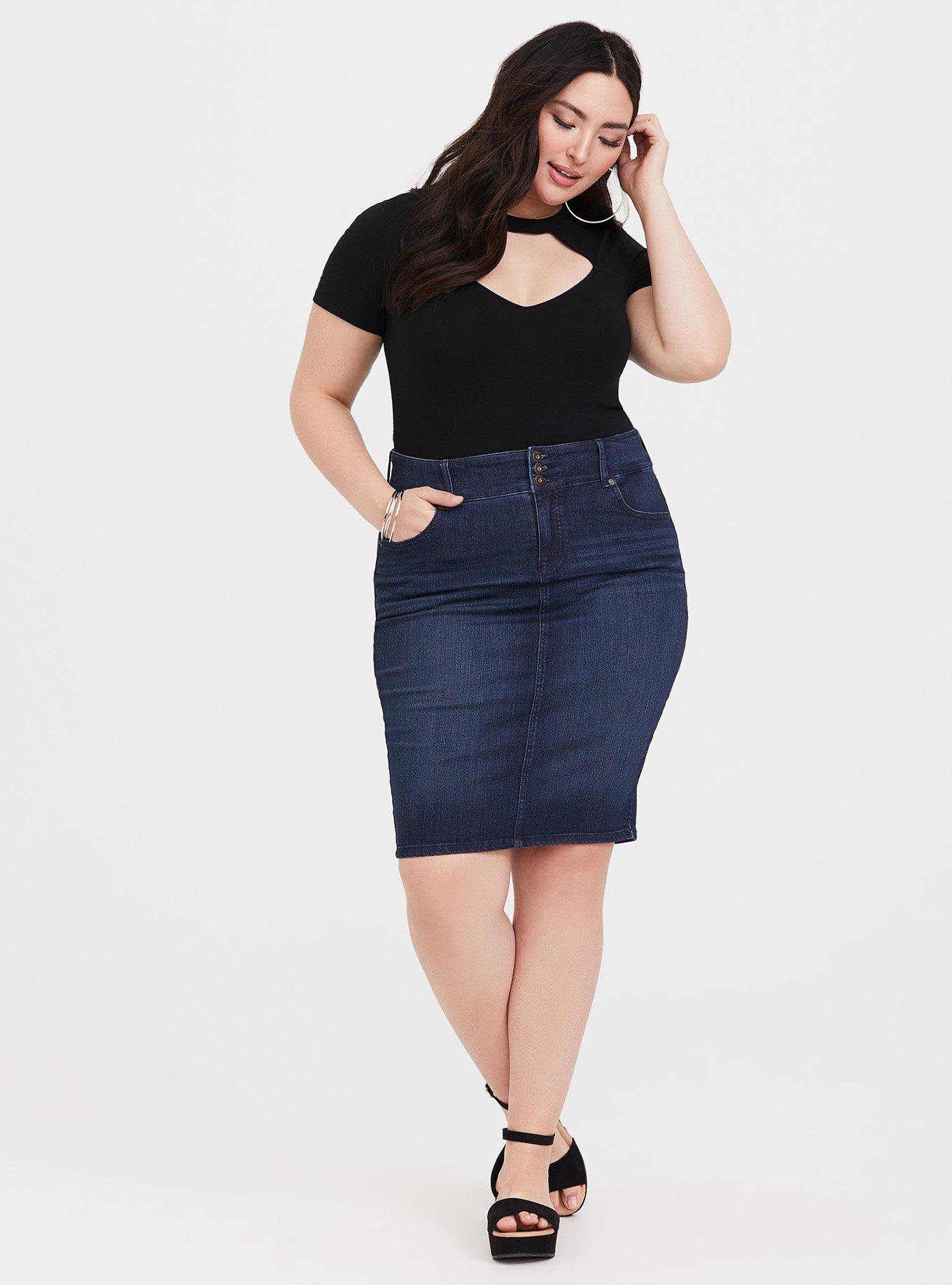 Foxy Choker Neck Keyhole Tee, DEEP BLACK, alternate