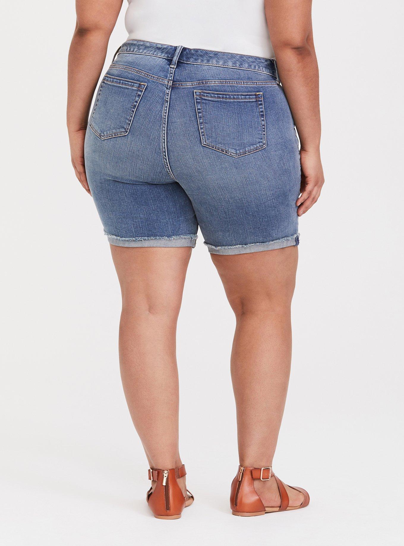Plus Size Classic Skinny Mid Bermuda Short - Vintage Stretch Medium Wash, TRUE BLUE, alternate