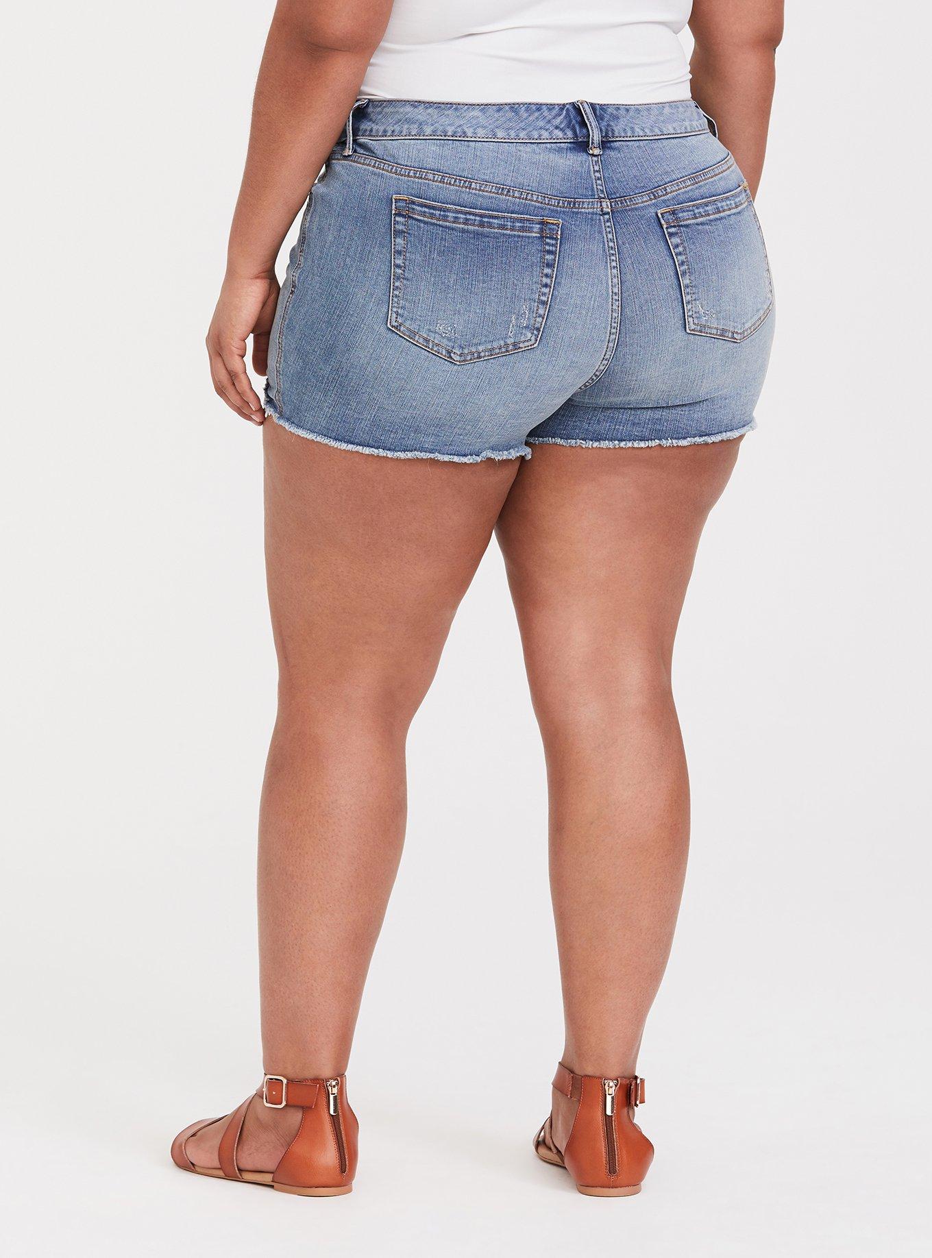 Plus Size - Skinny Short Short - Vintage Stretch Medium Wash With