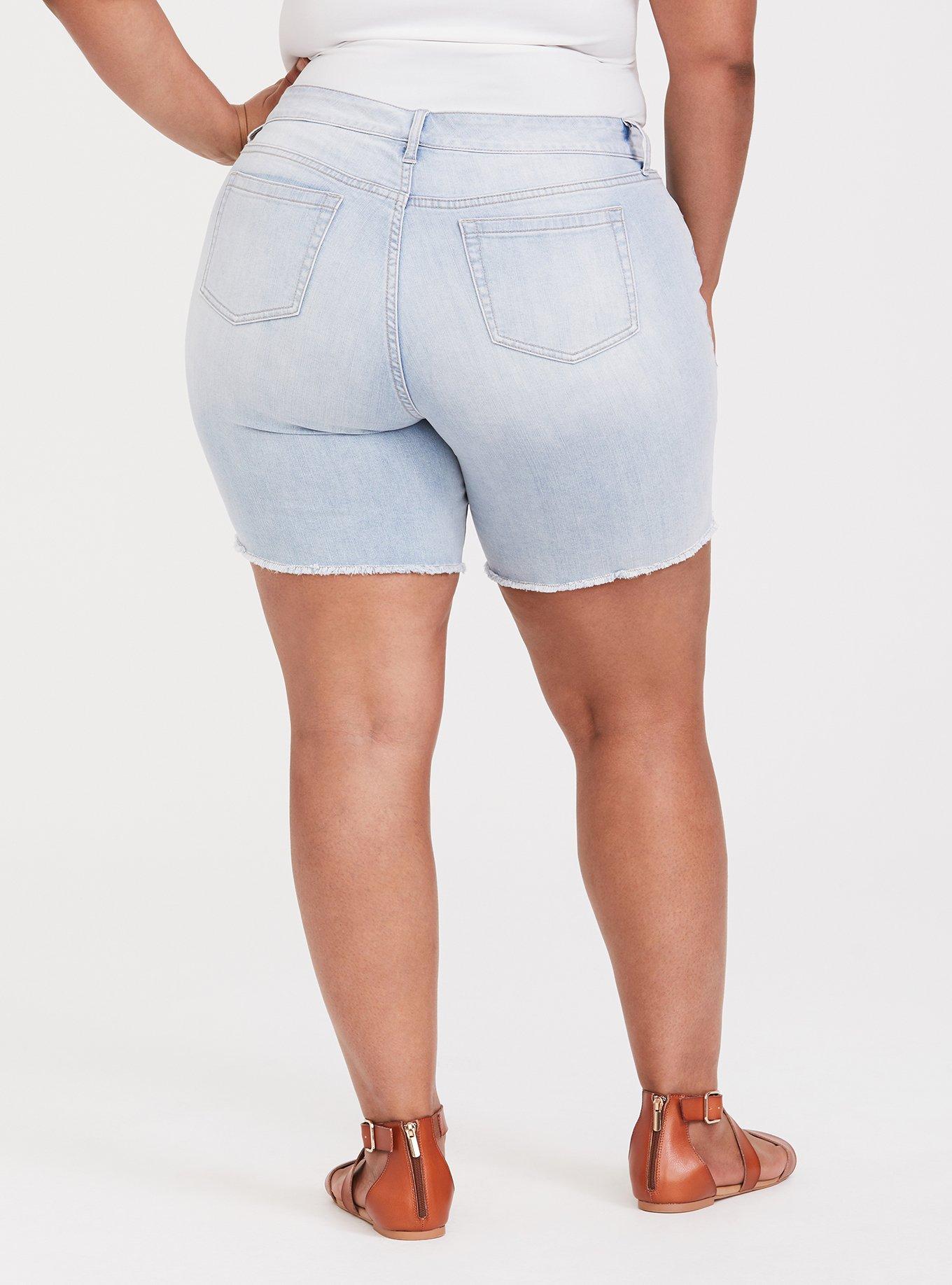 Classic Skinny Mid Bermuda Short - Vintage Stretch Light Wash, BLUE MORNING, alternate