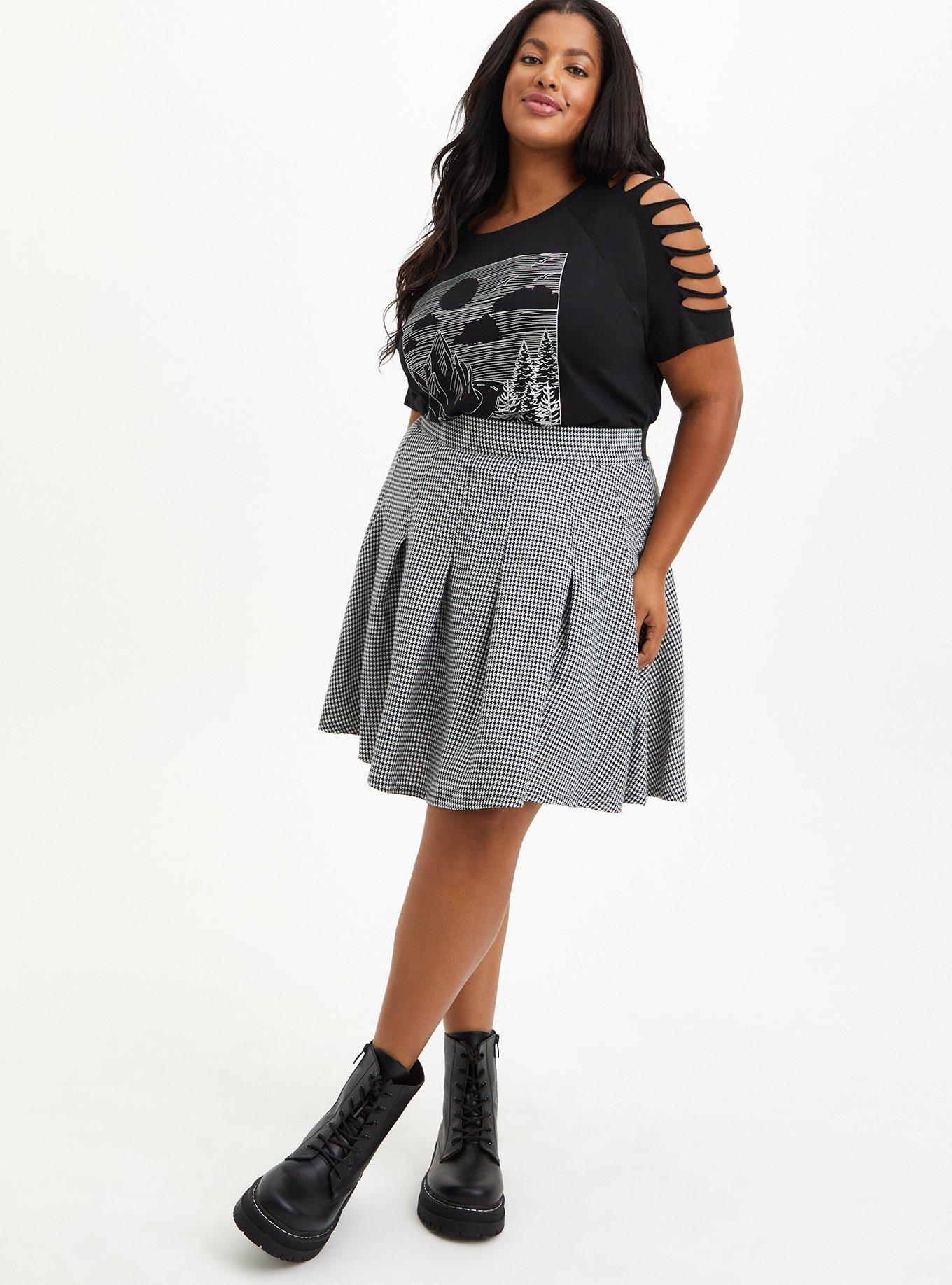 White skater hotsell skirt plus size