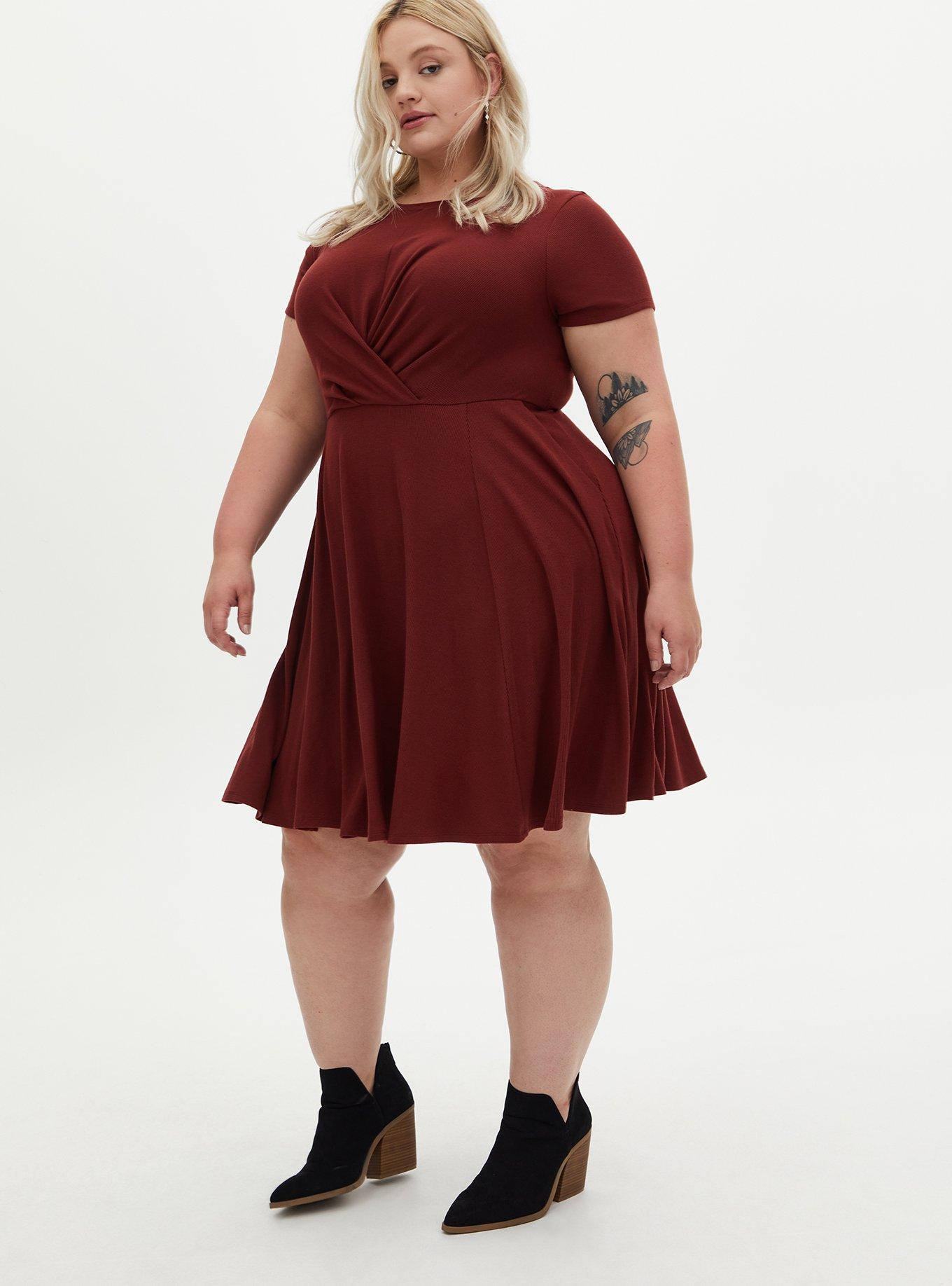 New Torrid dress! This is one of three that I received this week. I love it  to much! : r/PlusSizeFashion