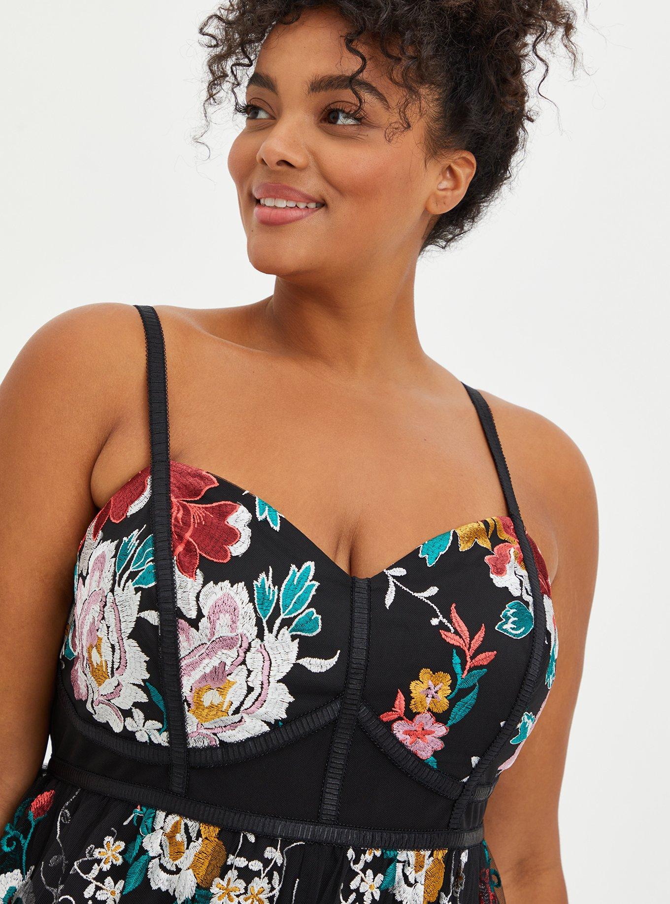 Torrid store embroidered dress