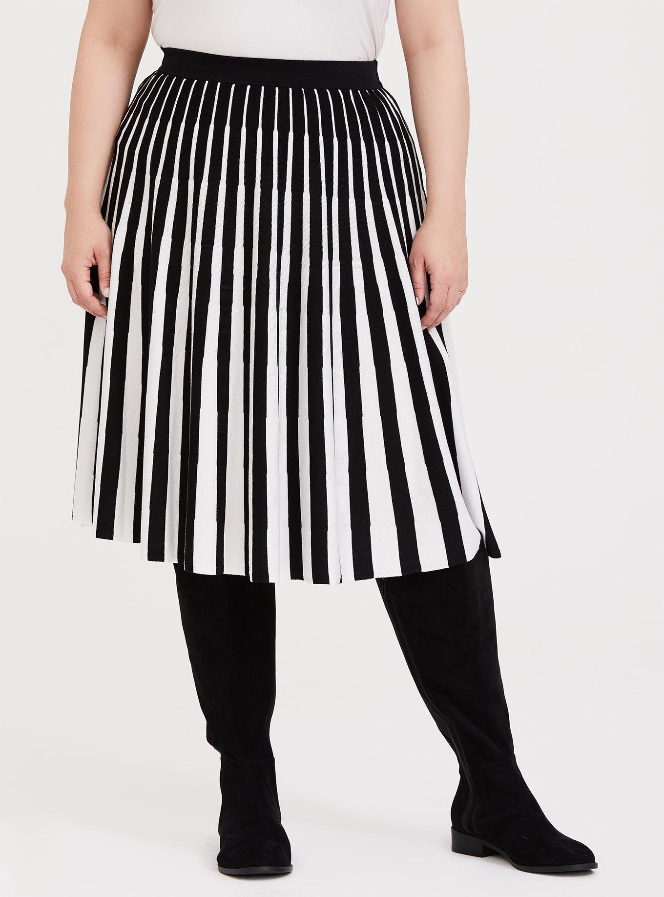 Plus Size - Black & White Stripe Sweater-Knit Pleated Midi Skirt