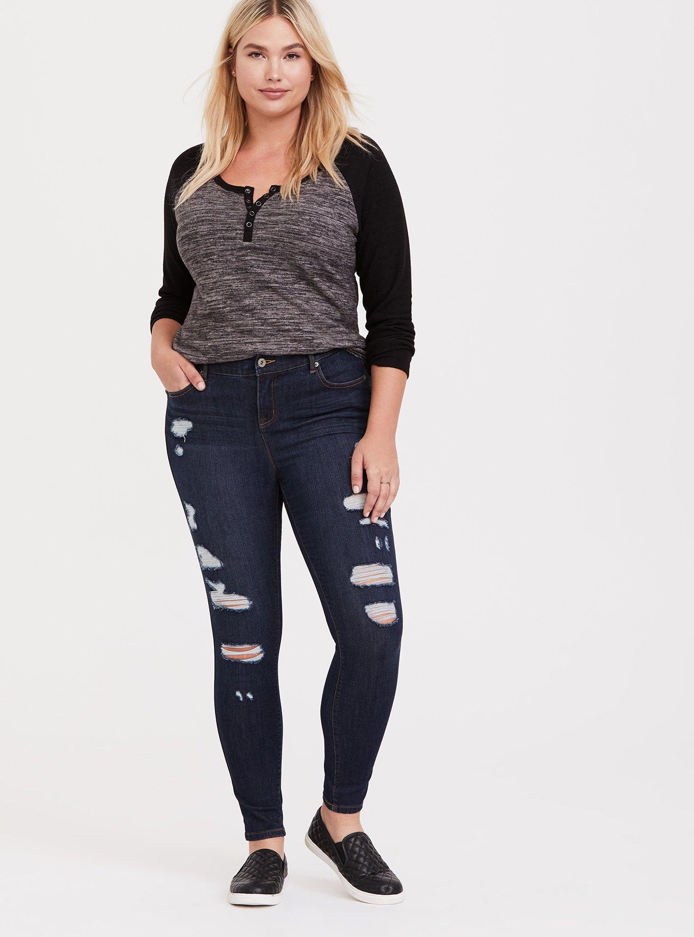 Plus Size Super Soft Plush Snap Henley Long Sleeve Raglan Tee, DEEP BLACK, alternate