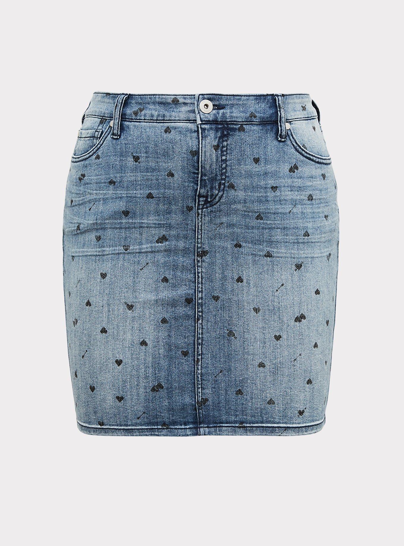 Plus Size - Denim Mini Skirt - Medium Wash with Heart Print