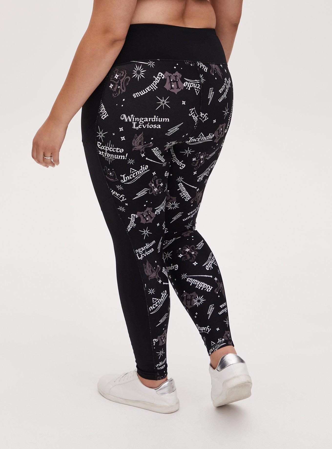 Plus Size - Harry Potter Spell & Icon Black Crop Active Legging with  Pockets - Torrid