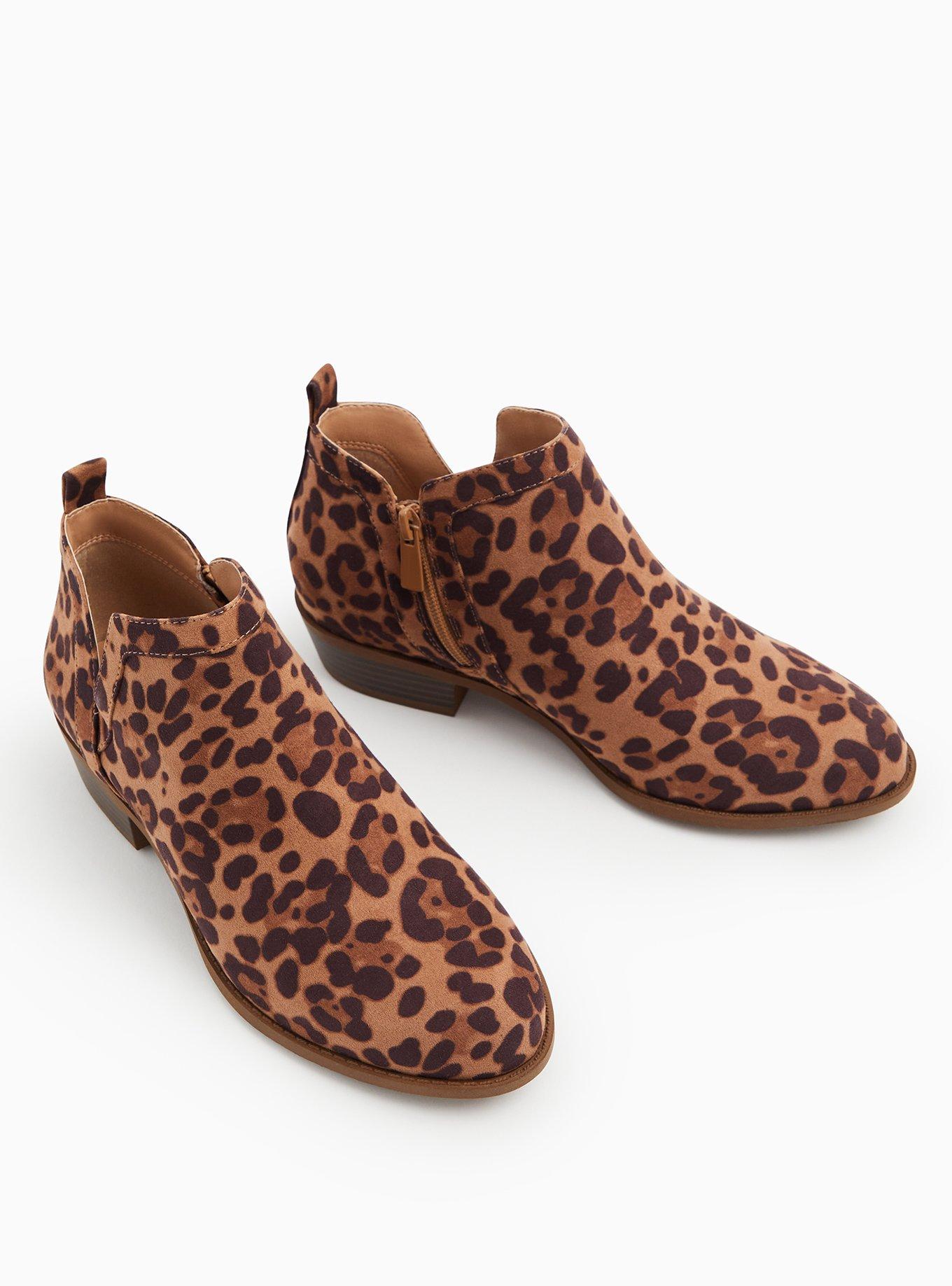 V-Cut Ankle Bootie (WW), ANIMAL, hi-res