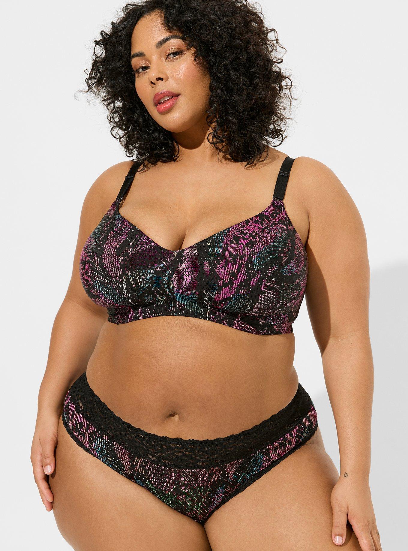 Torrid good bra and panty set size 3