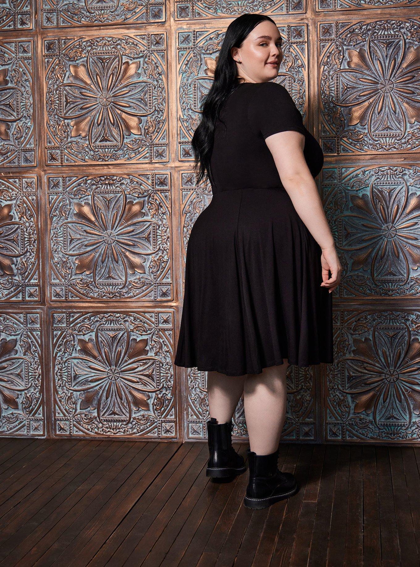 Plus size outfit from the weekend : r/GothStyle