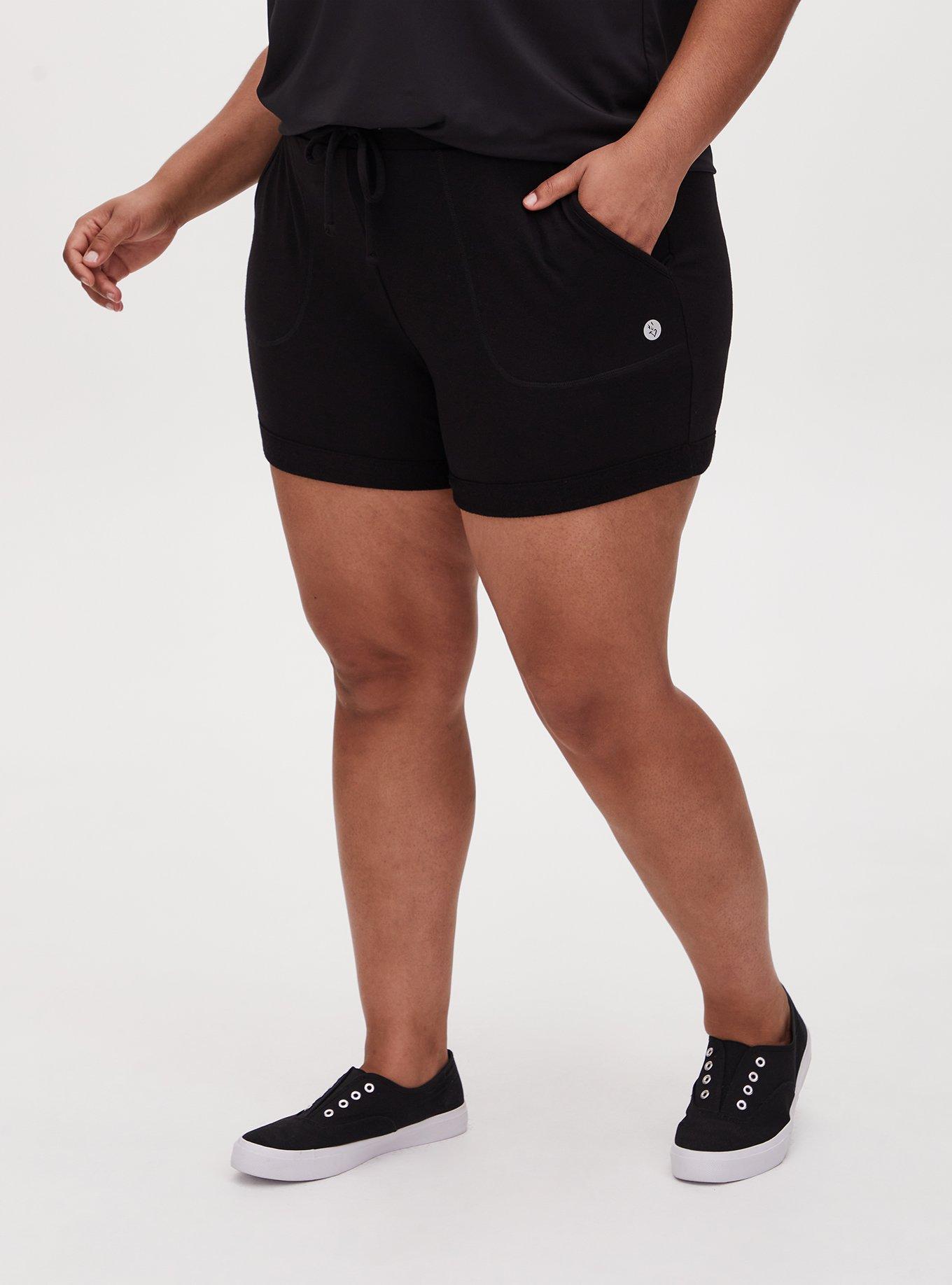 Everyday Fleece Patch Pocket Active Short, DEEP BLACK, hi-res