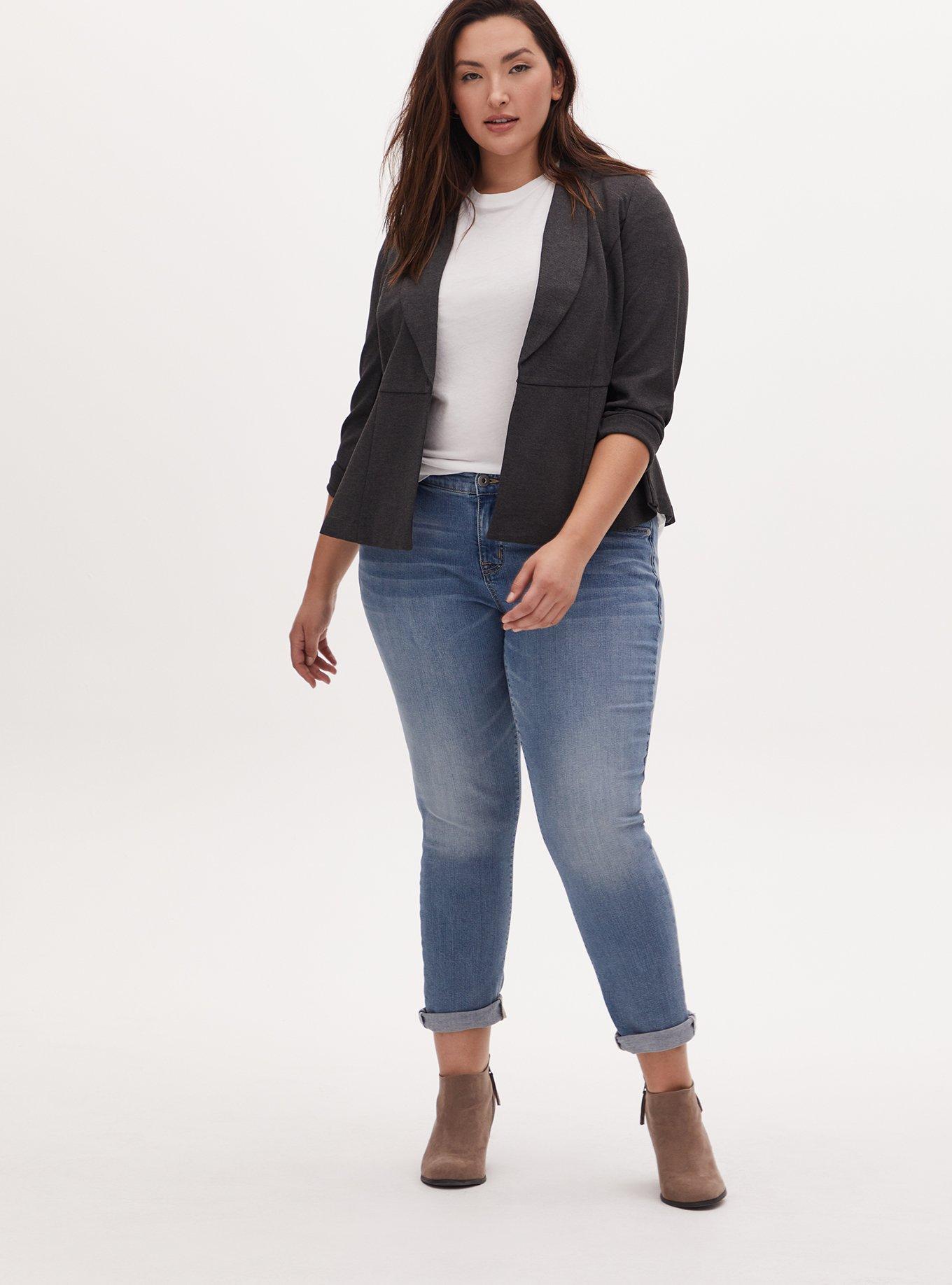 Plus Size Boyfriend Straight Mid-Rise Jean, SPEAKERPHONE, alternate
