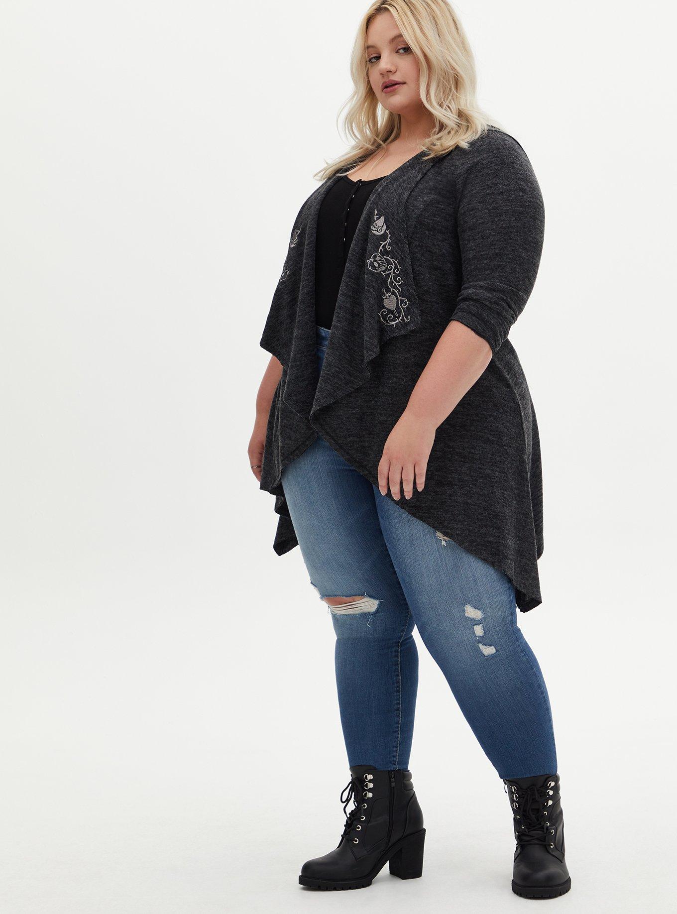 Plus Size Disney Snow White and the Seven Dwarfs Super Soft Plush Embroidered Cardigan, BLACK GREY, alternate