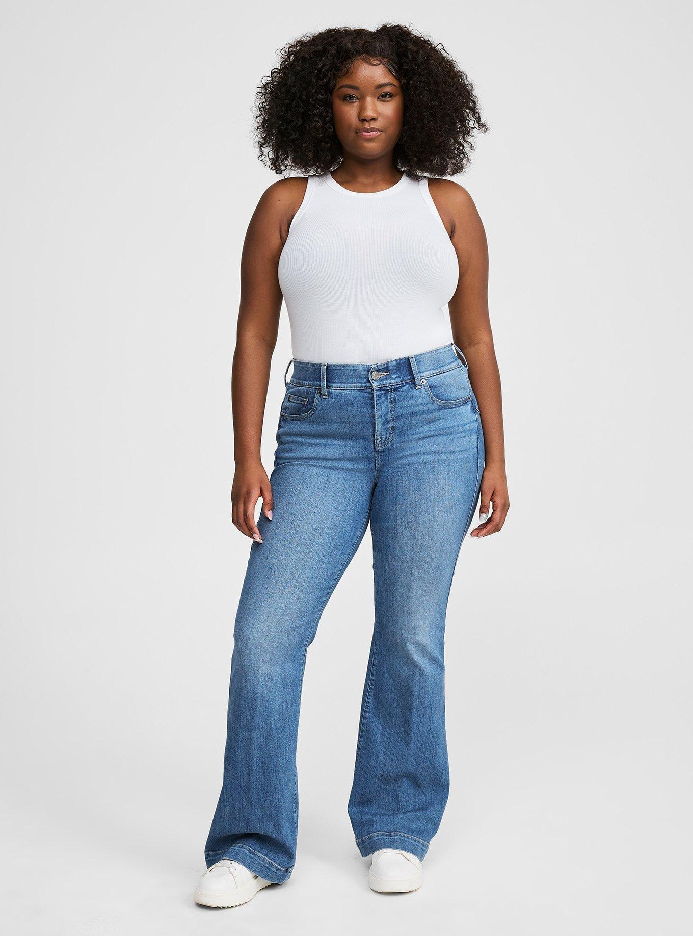 Plus Size 70s Girl Flared Jeans