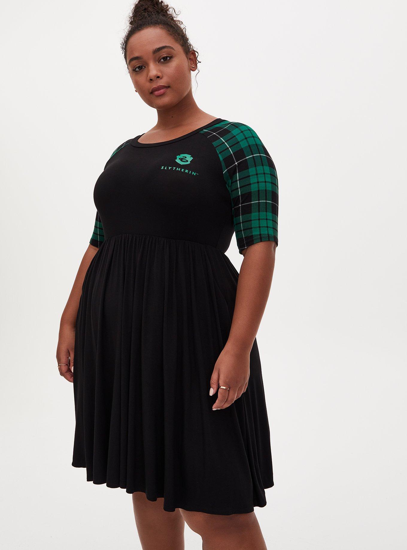 Plus Size - Harry Potter Slytherin House Green Plaid Raglan Mini Skater  Dress - Torrid