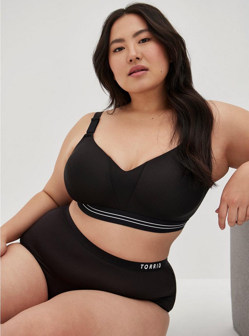 Plus Size Wire-Free Lightly Lined Microfiber 360° Back Smoothing™ Active Bra, RICH BLACK, hi-res