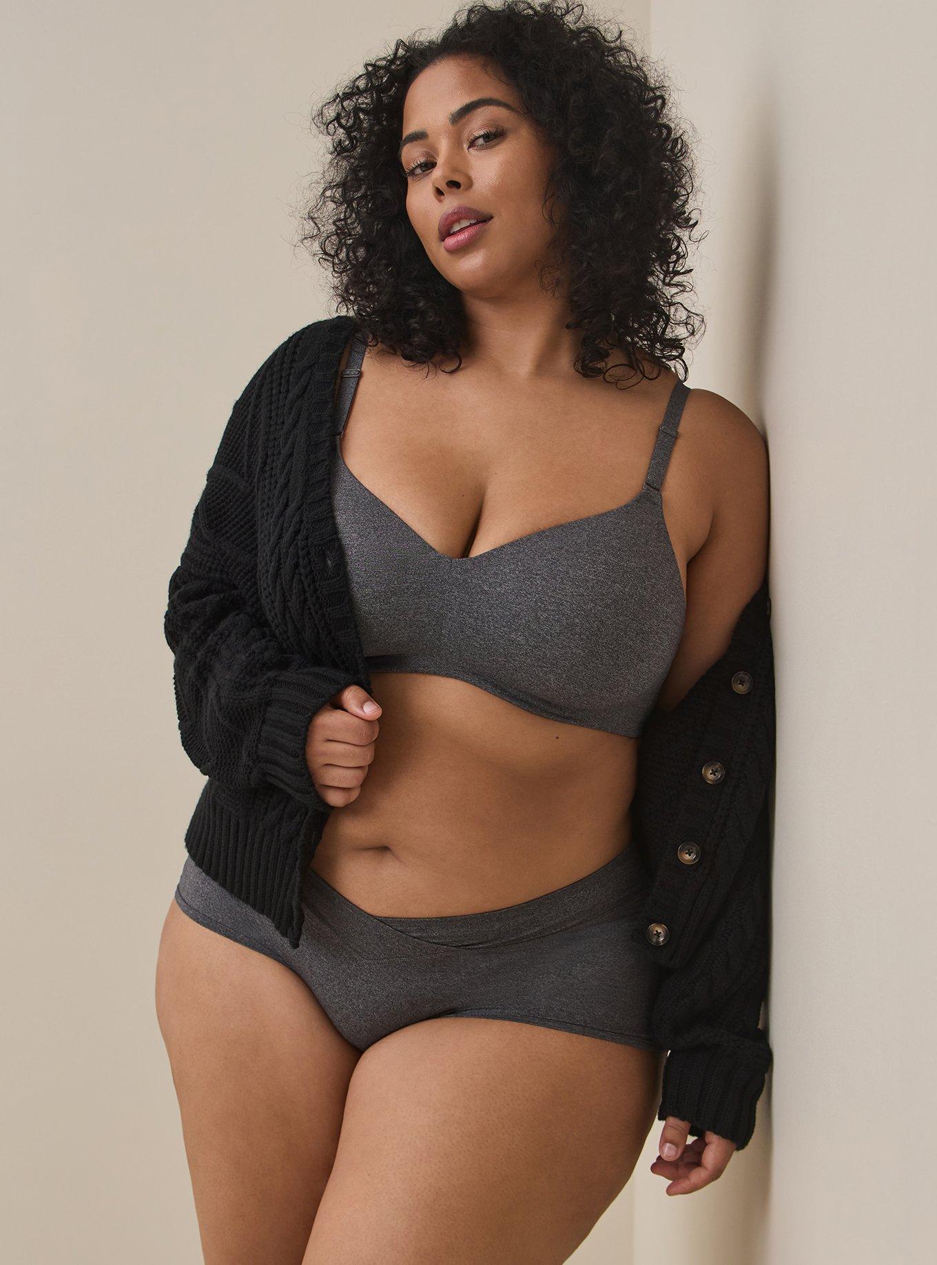 The Best Wireless Bras for Large Breasts That Actually Provide