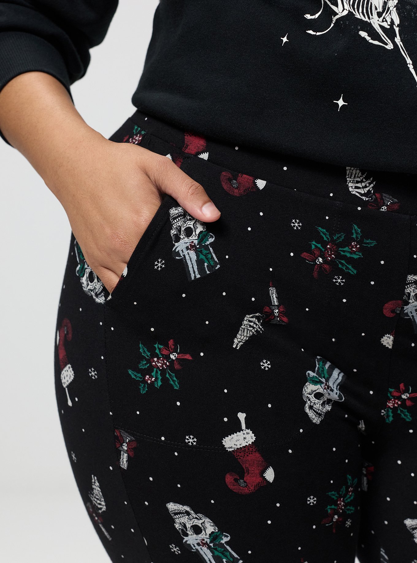 Full-Length Pocket Legging, CAROLING SKULLS  BLACK, alternate