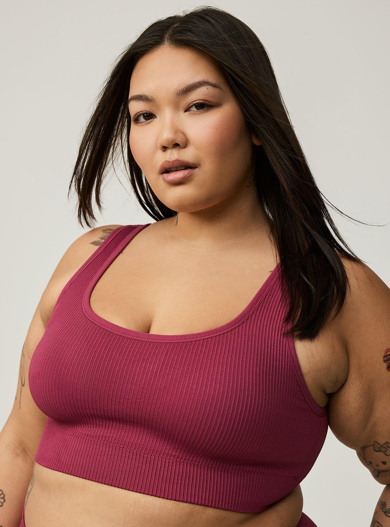 Torrid can't even have right sizes for their model photos, this bra doesn't  even looks like it fits : r/PlusSizeFashion