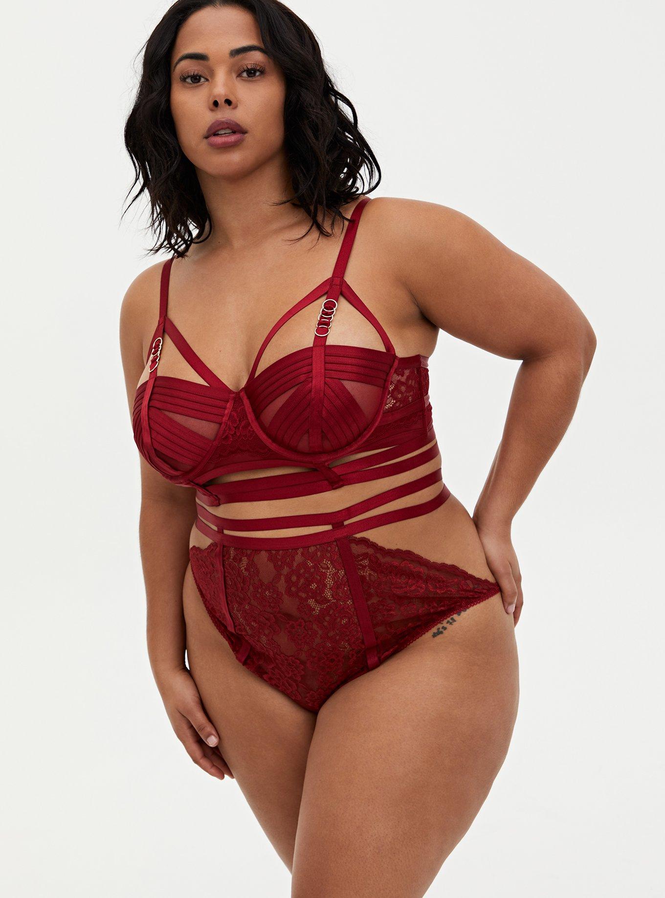 Plus Size - Straps And Rings Satin Underwire Bra With Mesh Cup