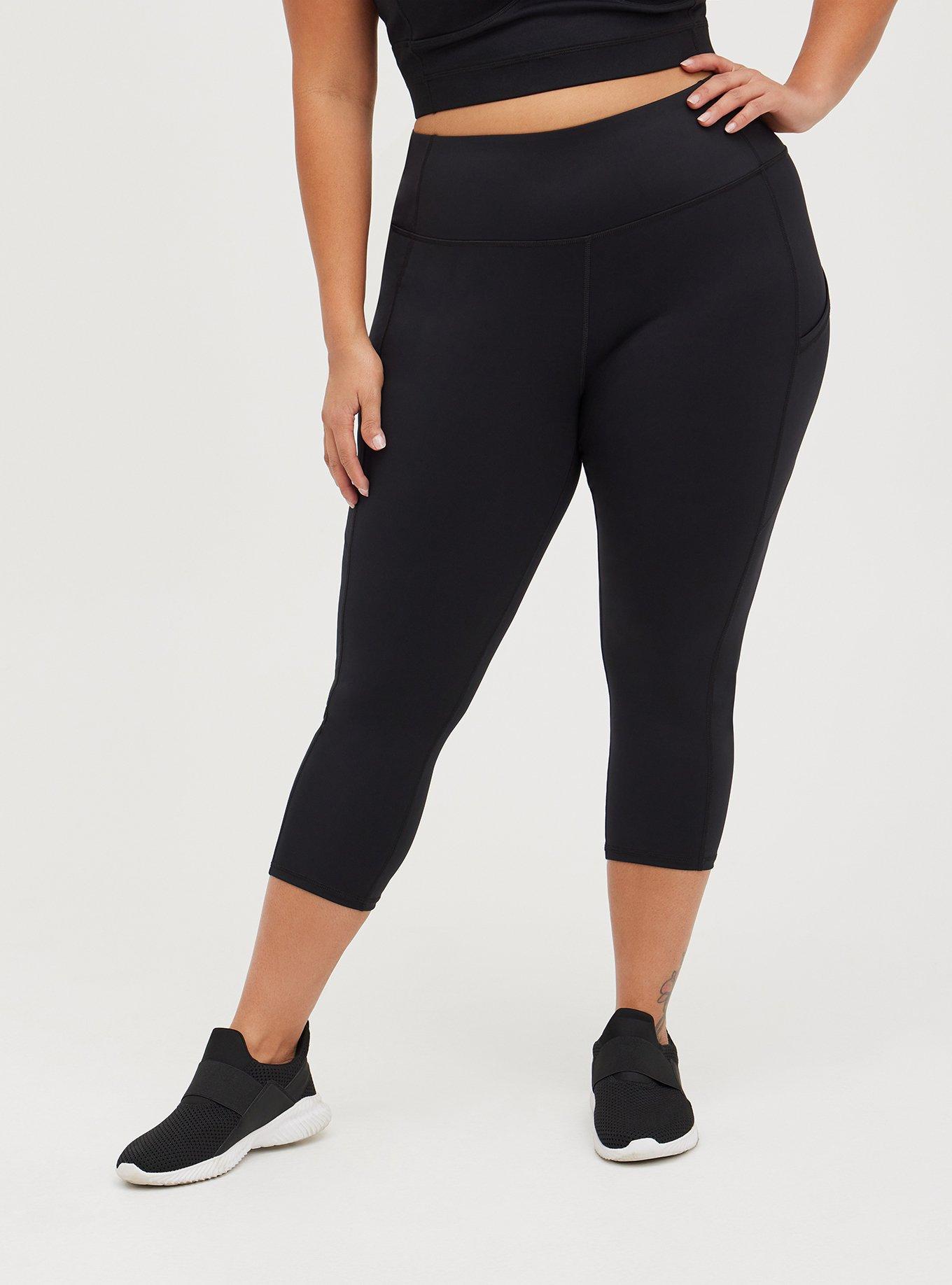 WOMEN'S PERFORMANCE CAPRI, Performance Black, Tights & Leggings