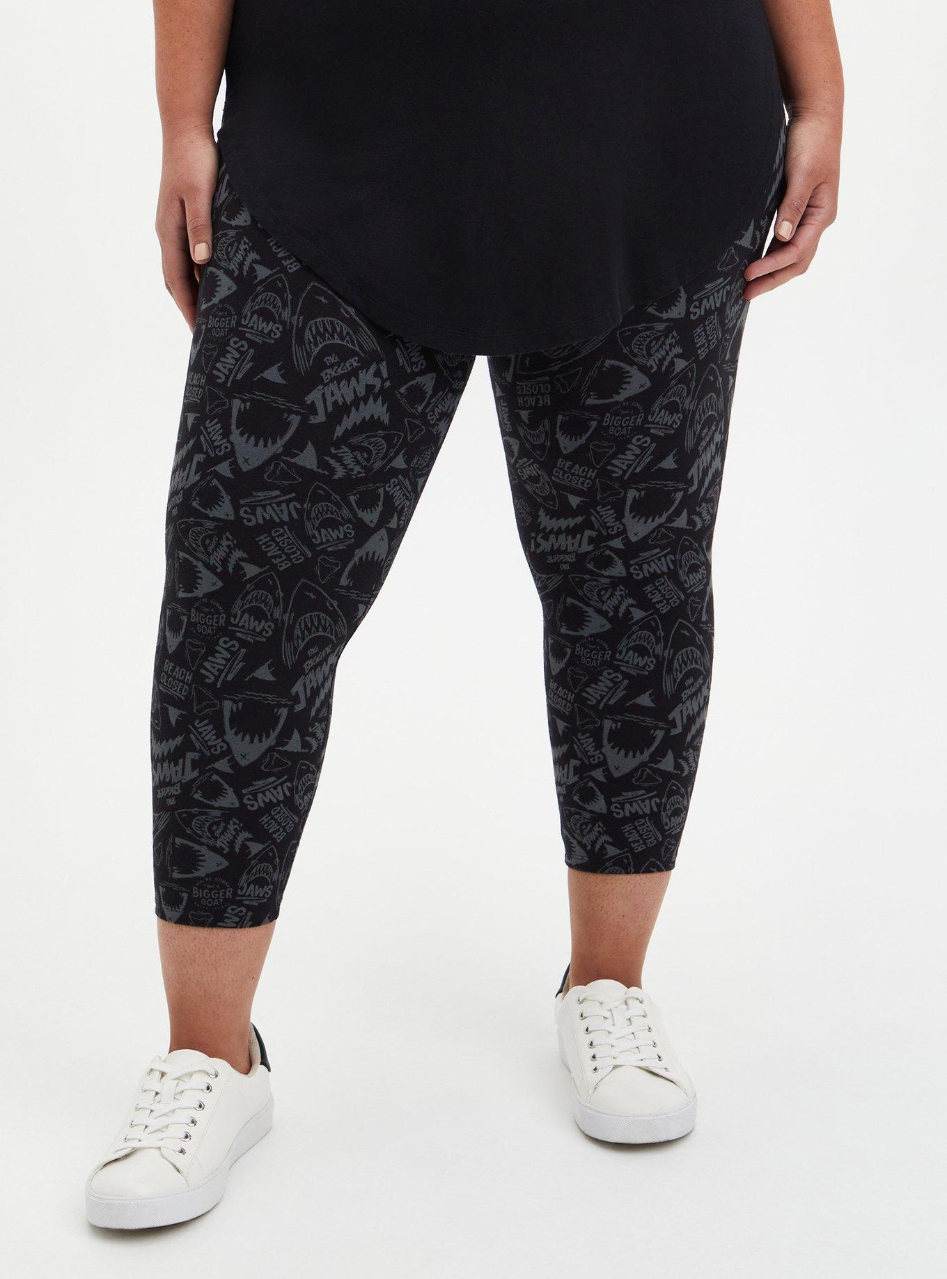 Plus Size Jaws Crop Legging, DEEP BLACK, alternate