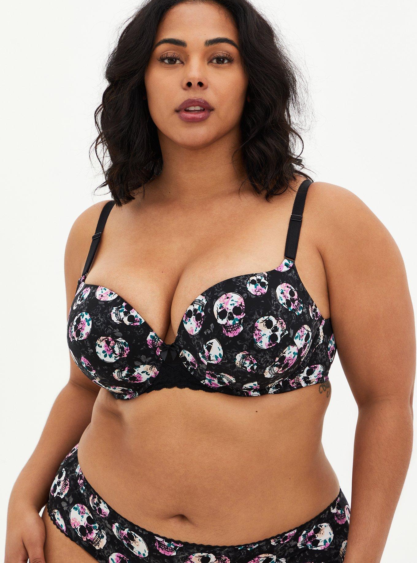 Just My Size Women's Comfort Shaping Plus Size Bra (1Q20), Black, 46C with  Women's Comfort Shaping Plus Size Bra (1Q20), Leopard Print, 46C at   Women's Clothing store