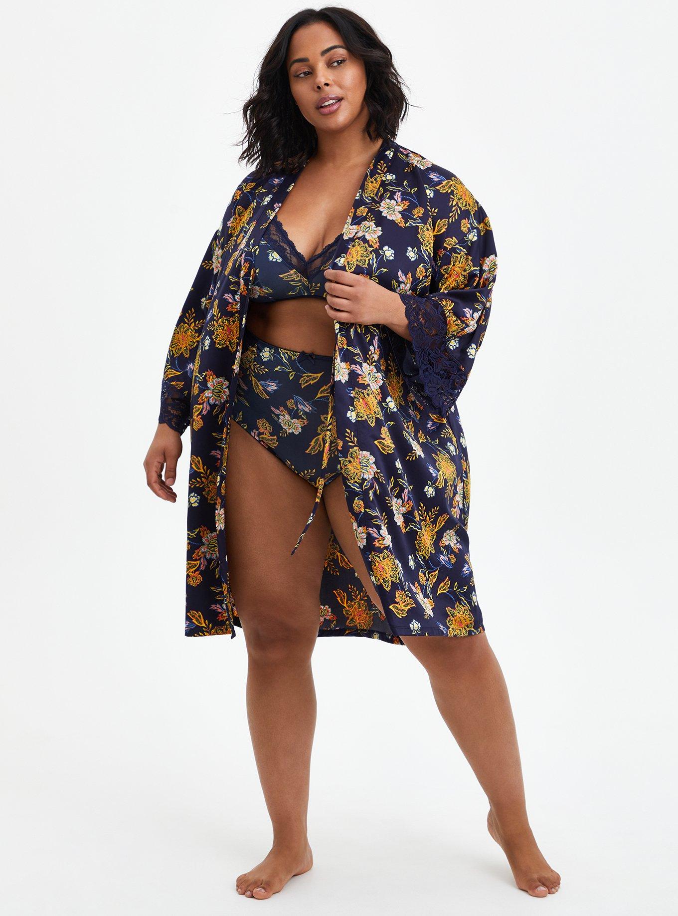 Plus Size Clothing in Thunder Bay, ON at Torrid