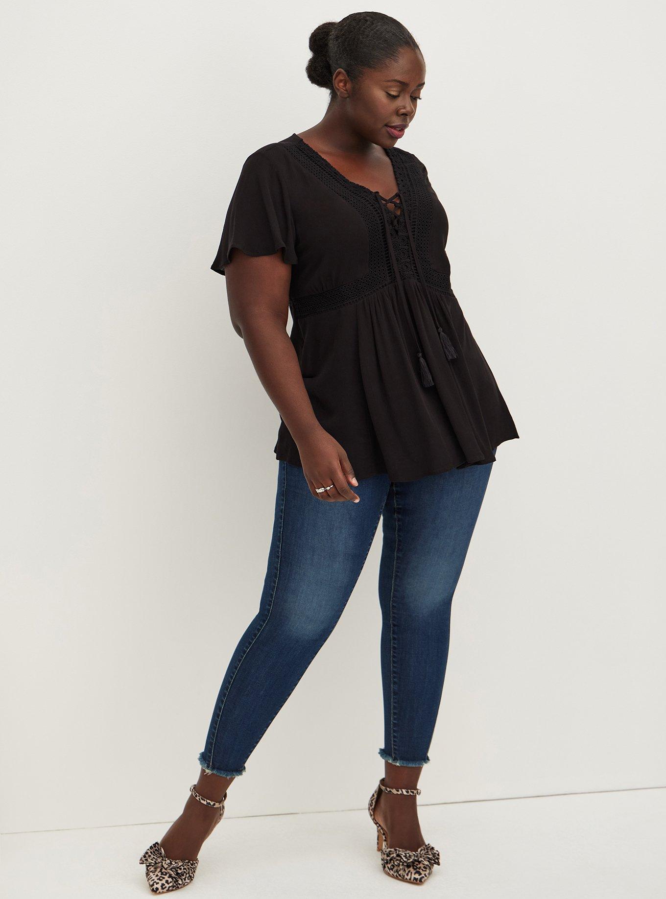 Armoire  Rent this Torrid Crinkle Gauze Blouson Short Sleeve Crop Top