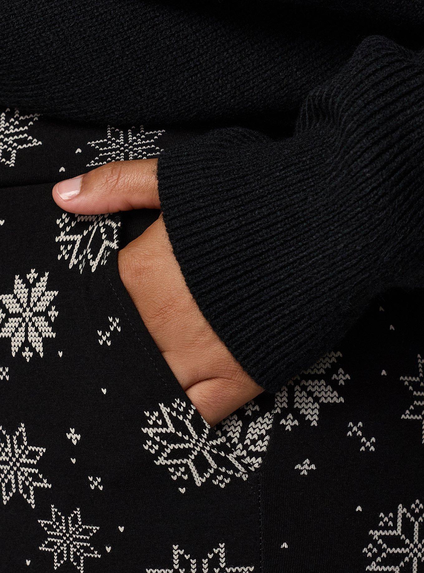 Crop Pocket Legging, KNIT SNOWFLAKES BLACK, alternate