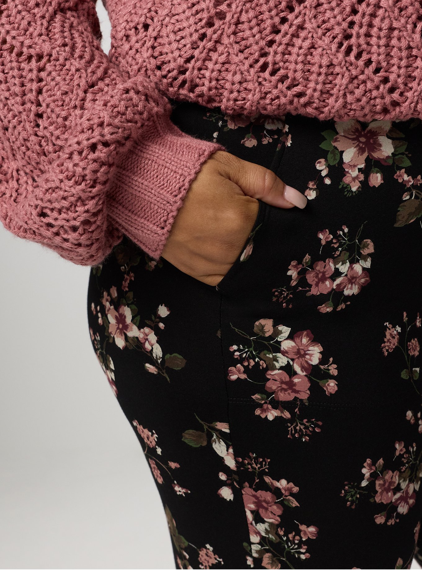 Crop Pocket Legging, LAURA FLORAL BLACK, alternate