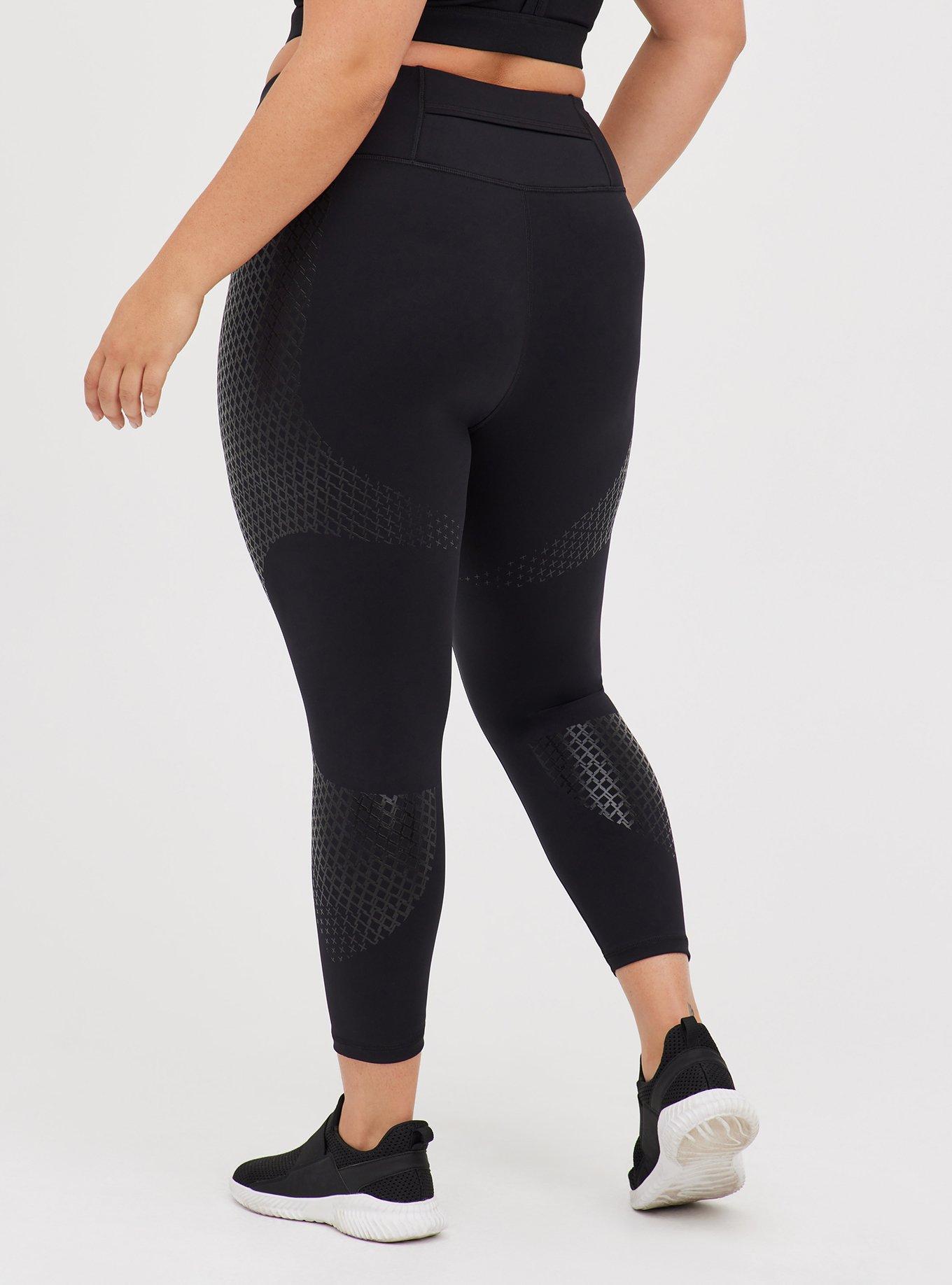 Black plus size high waisted compression capri leggings. Inseam  approximately 17 in length. - Skinny leg design - Does not ball or pill -  Comfortable and easy pull-on style - Solid color 