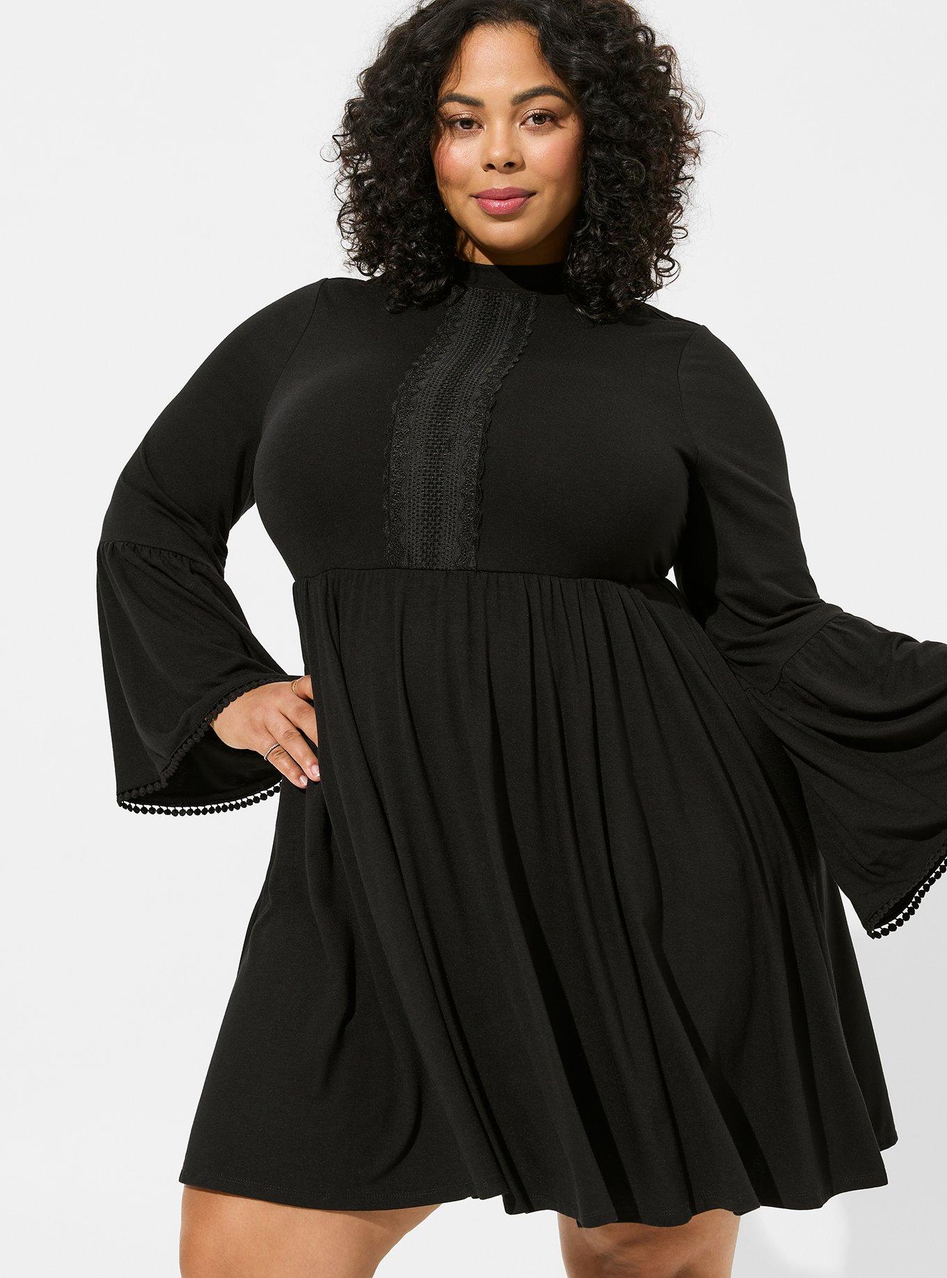 lulu dress black Entro Jersey Knit Sporty Mini Dress Scalloped Hem Green Black D26339 –  rivers + roads boutique main image 0