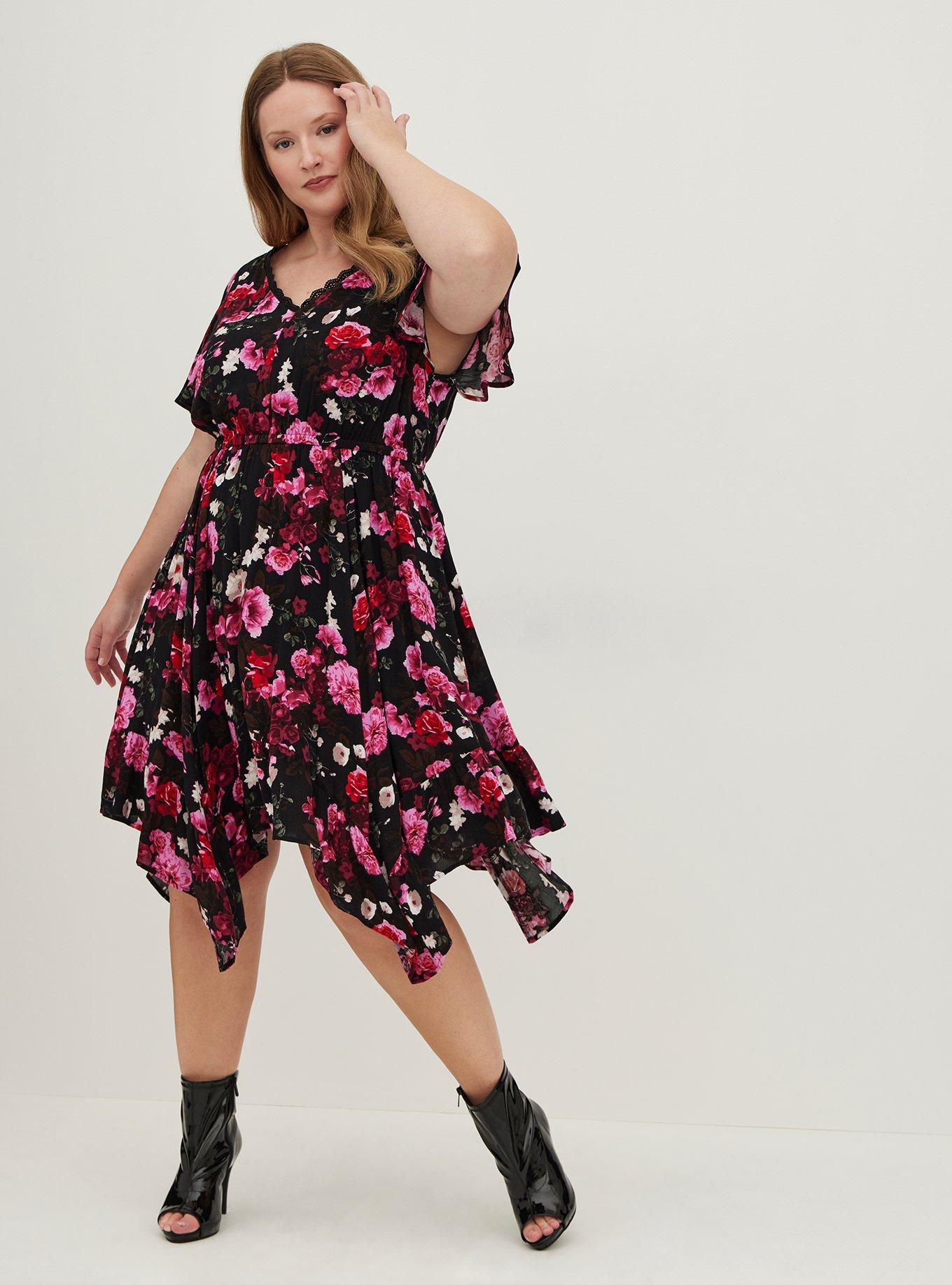 Green Floral Dress: a plus size summer outfit featuring a green